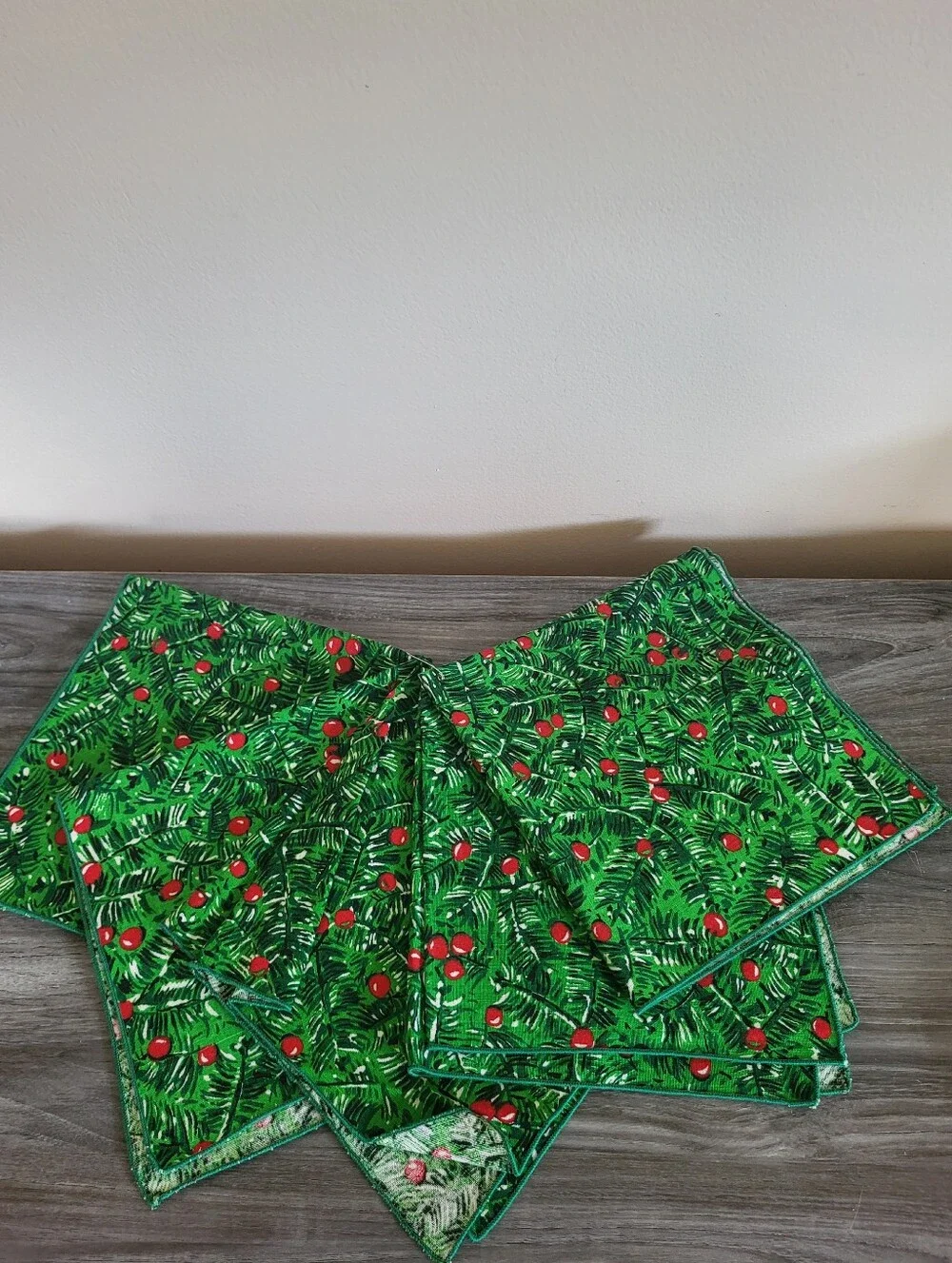 Vintage Holiday Square Cotton Napkins Set Of 5 Green/Red